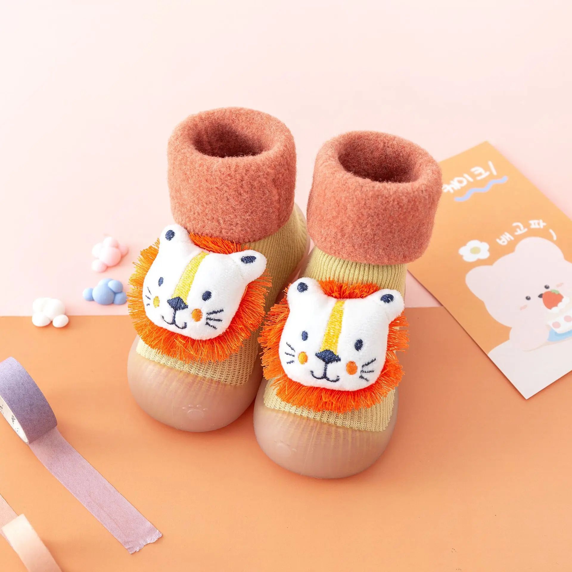 New style velvet thickened soft sole autumn and winter high-top non-slip toddler shoes for nursery room