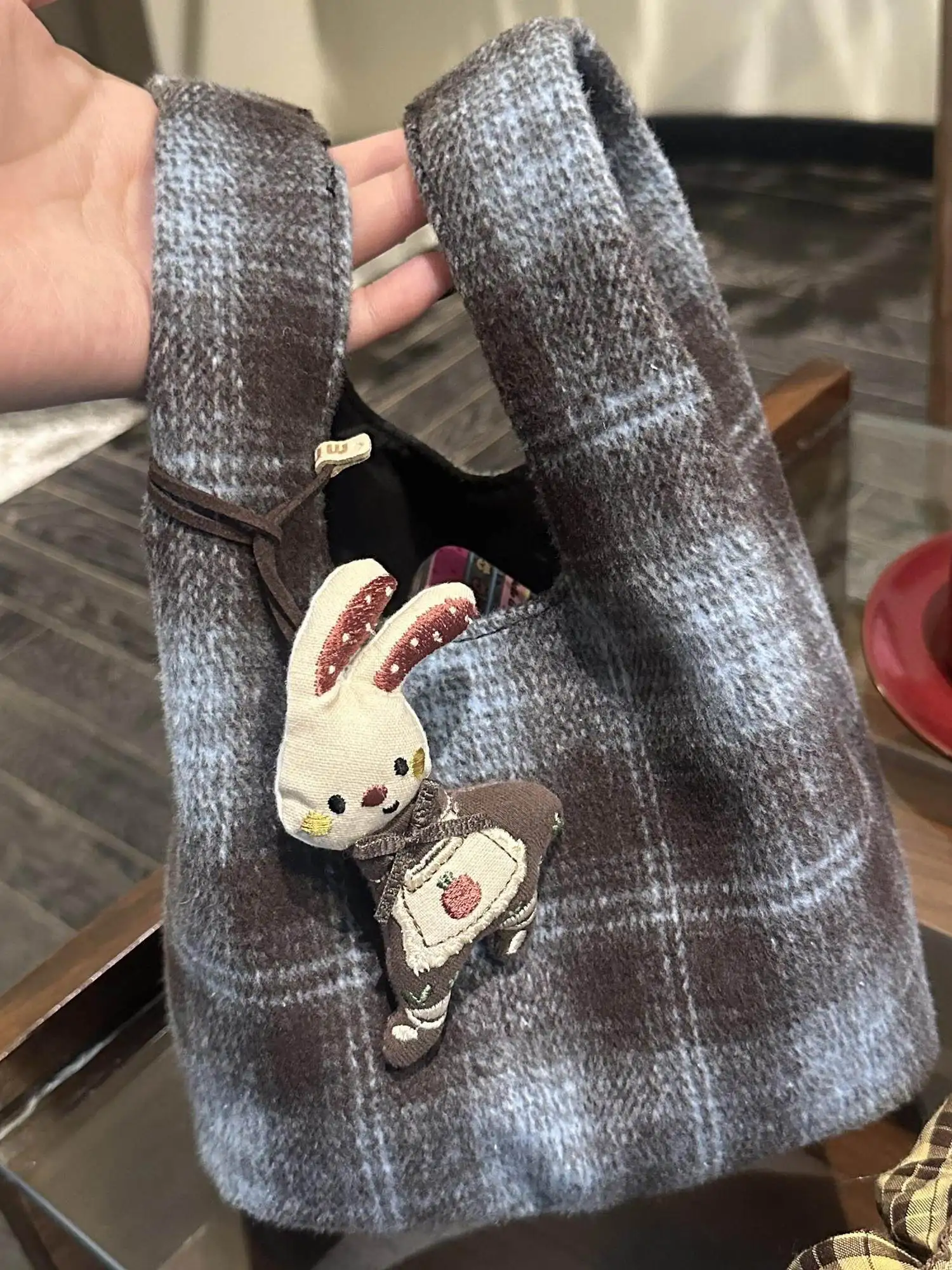 nova-bolsa-de-la-de-alto-valor-estetico-para-outono-inverno-portatil-leve-bolsa-de-mao-versatil-para-uso-externo