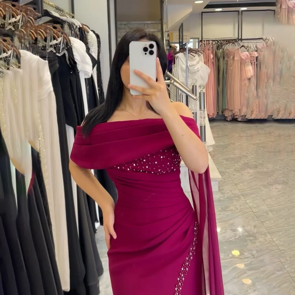 Fuchsia avondjurk voor vrouwen uit de schouder plooi zeemeermin jersey avondjurken kralen split lange formele feestjurk op maat