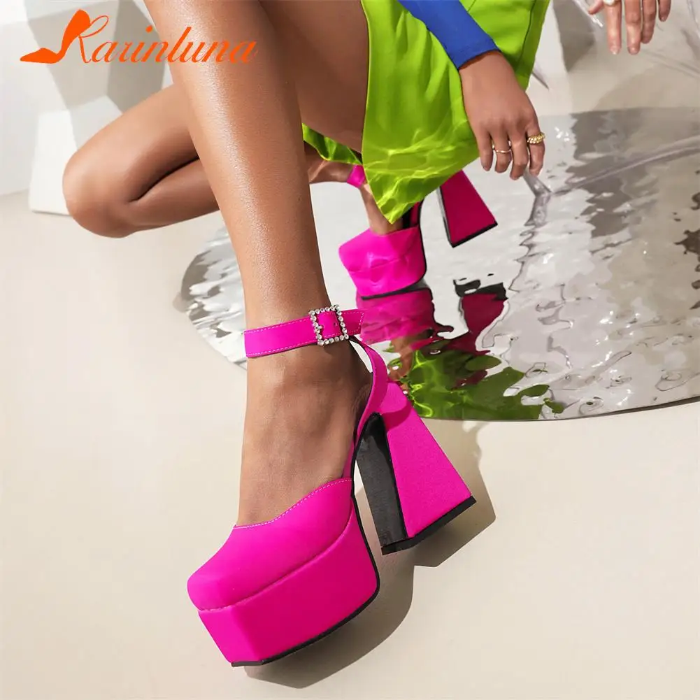 Platforma Chunky Heeled Satin Ankle Strap Pumps 2023 Wiosna Lato Wysoki obcas Buty ślubne Walking Wygodne sandały damskie Duży rozmiar 43