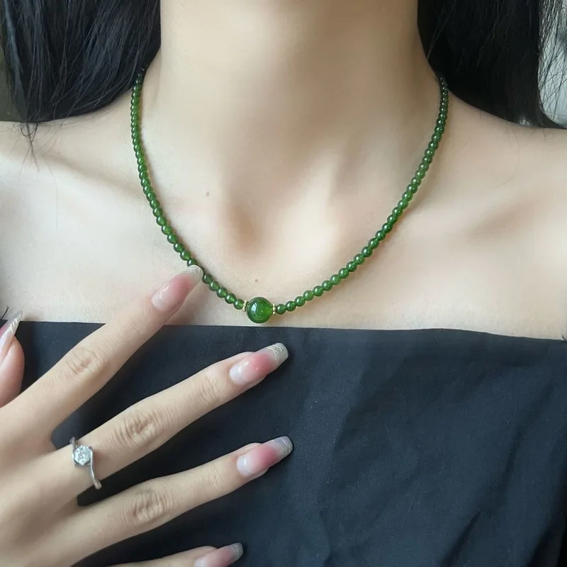 Hetian jade spinach green ultra-fine millet bead necklace sun-green clavicle chain apple green can also be made into a bracel