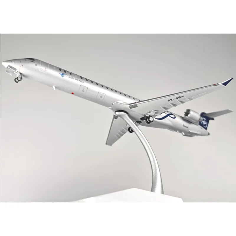 

JC Wings Diecast 1/200 Scale LH2511 Garuda Aviation CRJ-1000ER PK-GRA SkyTeam Alloy Aircraft Model Collectible Toy