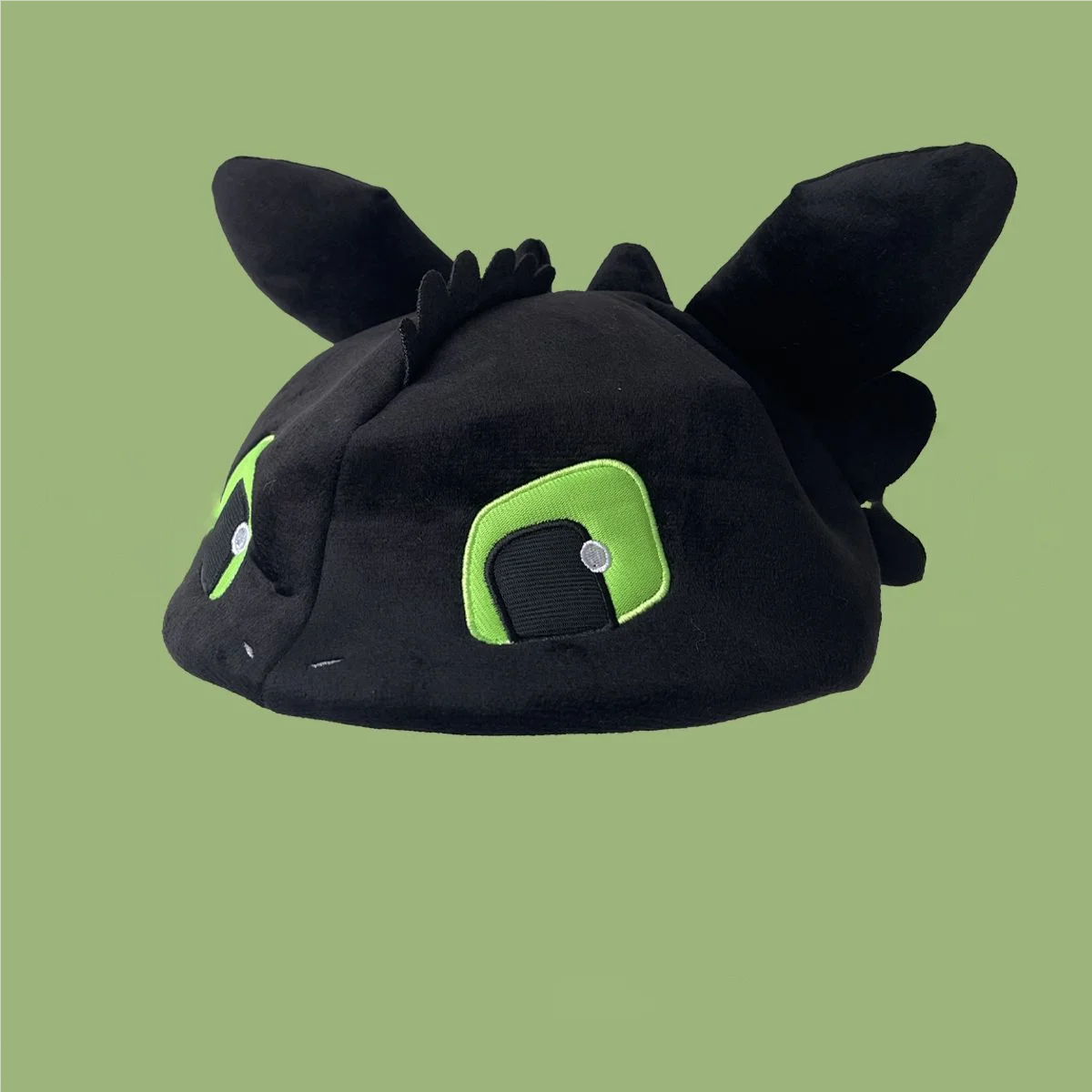 

Черный берет с драконом и мини-крылатым существом, милый готический аксессуар, реквизит для косплея, фэнтезийные фанаты, коллекционное украшение с героями мультфильмов