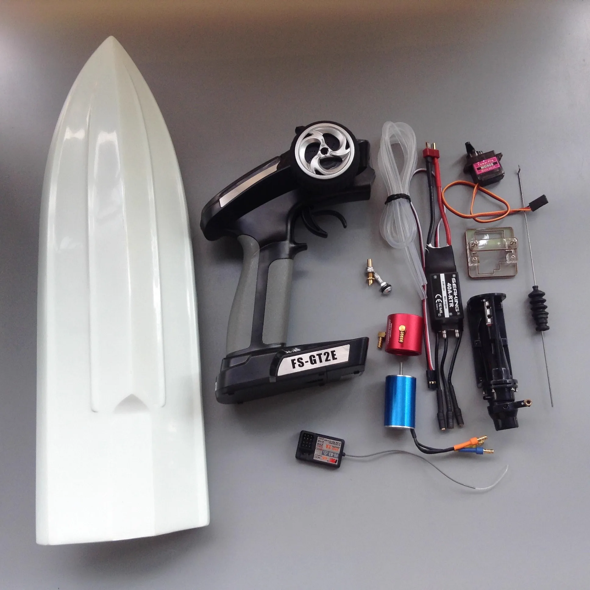 Zestaw akcesoriów do zdalnie sterowanego statku: silnik strumieniowy 40 cm, bezszczotkowy silnik 2440, dysza strumieniowa 15 mm, 2S 7.4V.