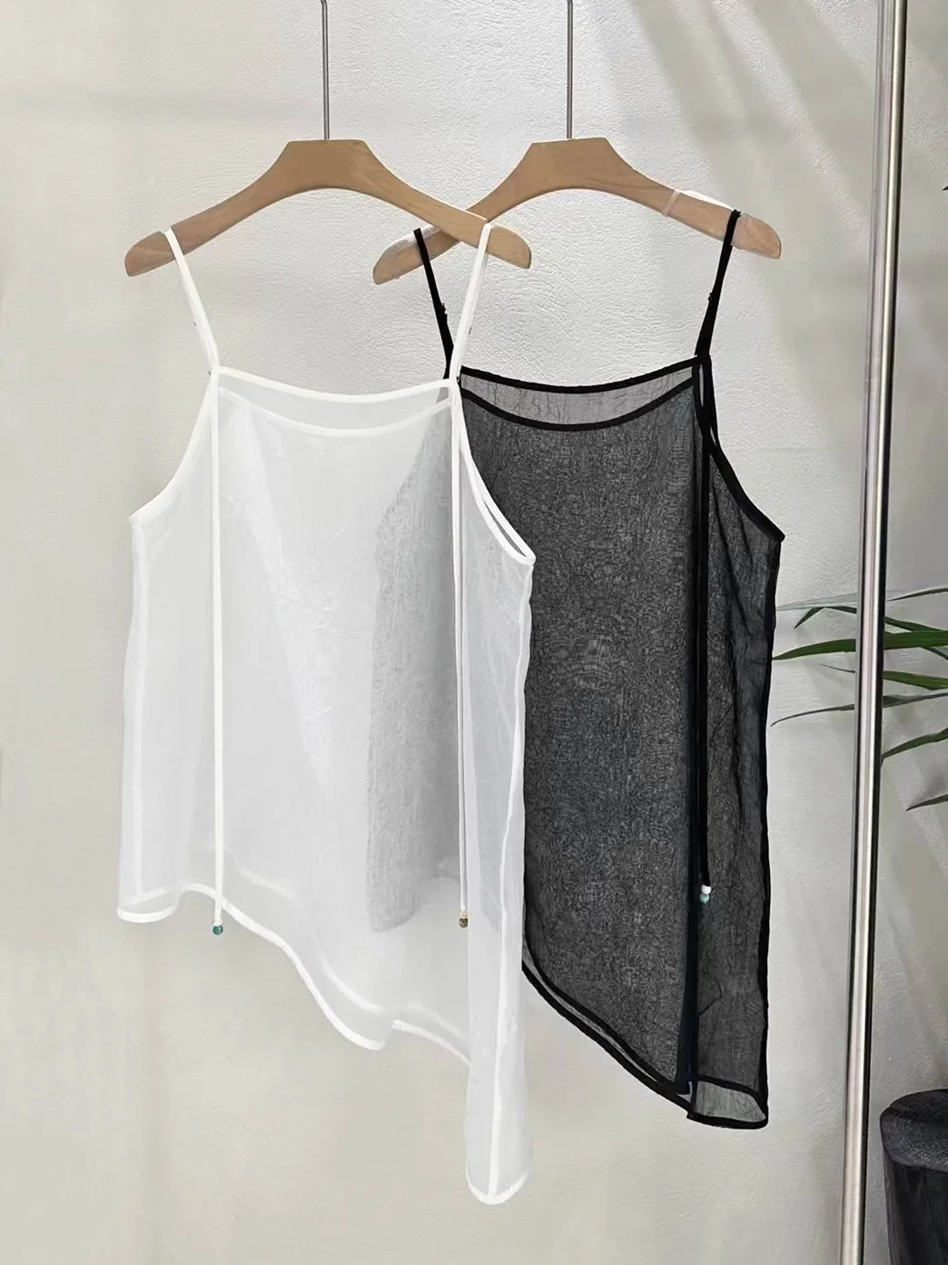 

Летний тонкий женский топ-жилет с квадратным вырезом и дизайнерским подвесом, простой, из полиэфирного волокна