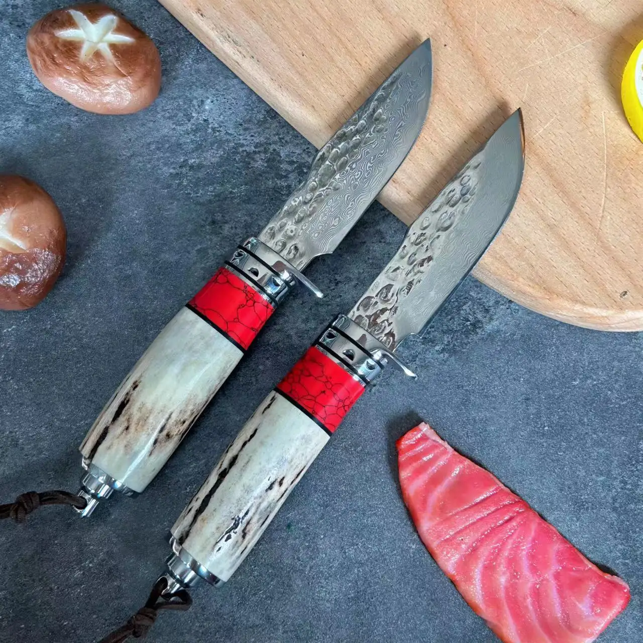 

Damascus Steel Sharp Blade Hunting Knife Tactical White Deer Horn Handle Outdoor Camping Portable Survival Tool For Self Defense
