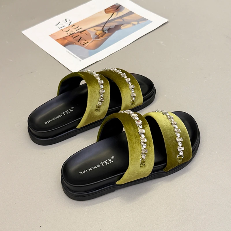 Elegant Women's Thick Heel Sandals Summer Outdoor Wear Diamond Decorated Flat Slippers Fashionable High-End Sensation Flip Flops