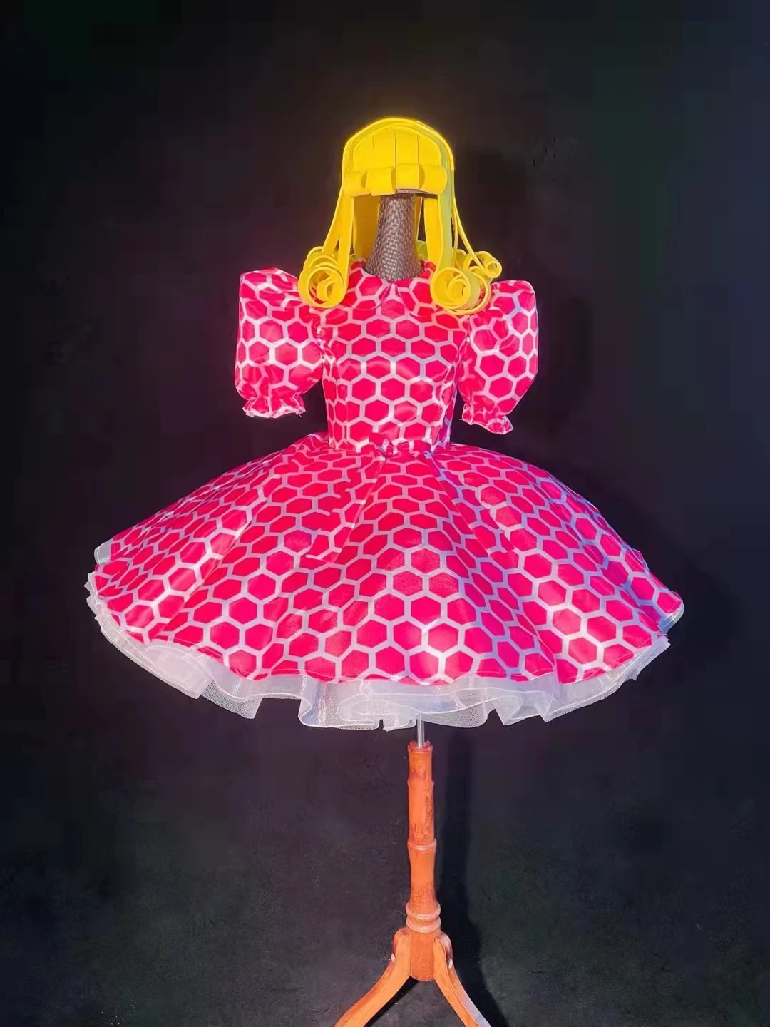 Vêtements de spectacle de Jazz pour femmes, équipe de danse espagnole, Mini robe moelleuse rose rouge, vêtements de Festival, Costume de scène Sexy pour Club de fête