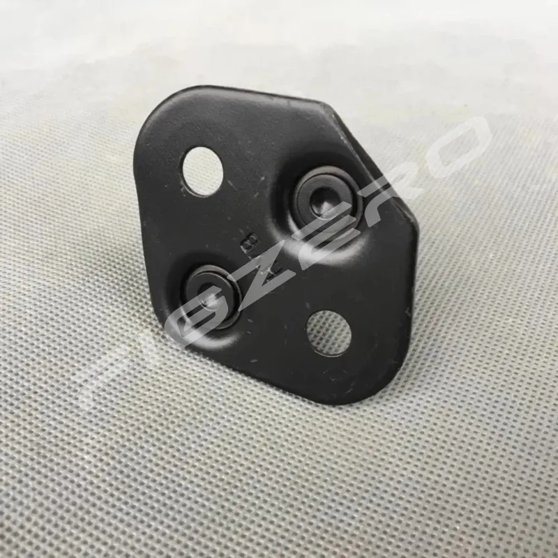 23890743 Tailgate Lock Buckle Nose for WulingZhiguang 6371 6376 6386 6400/Wuling Rong Guang V 6407 6450 WulingHongguangS V