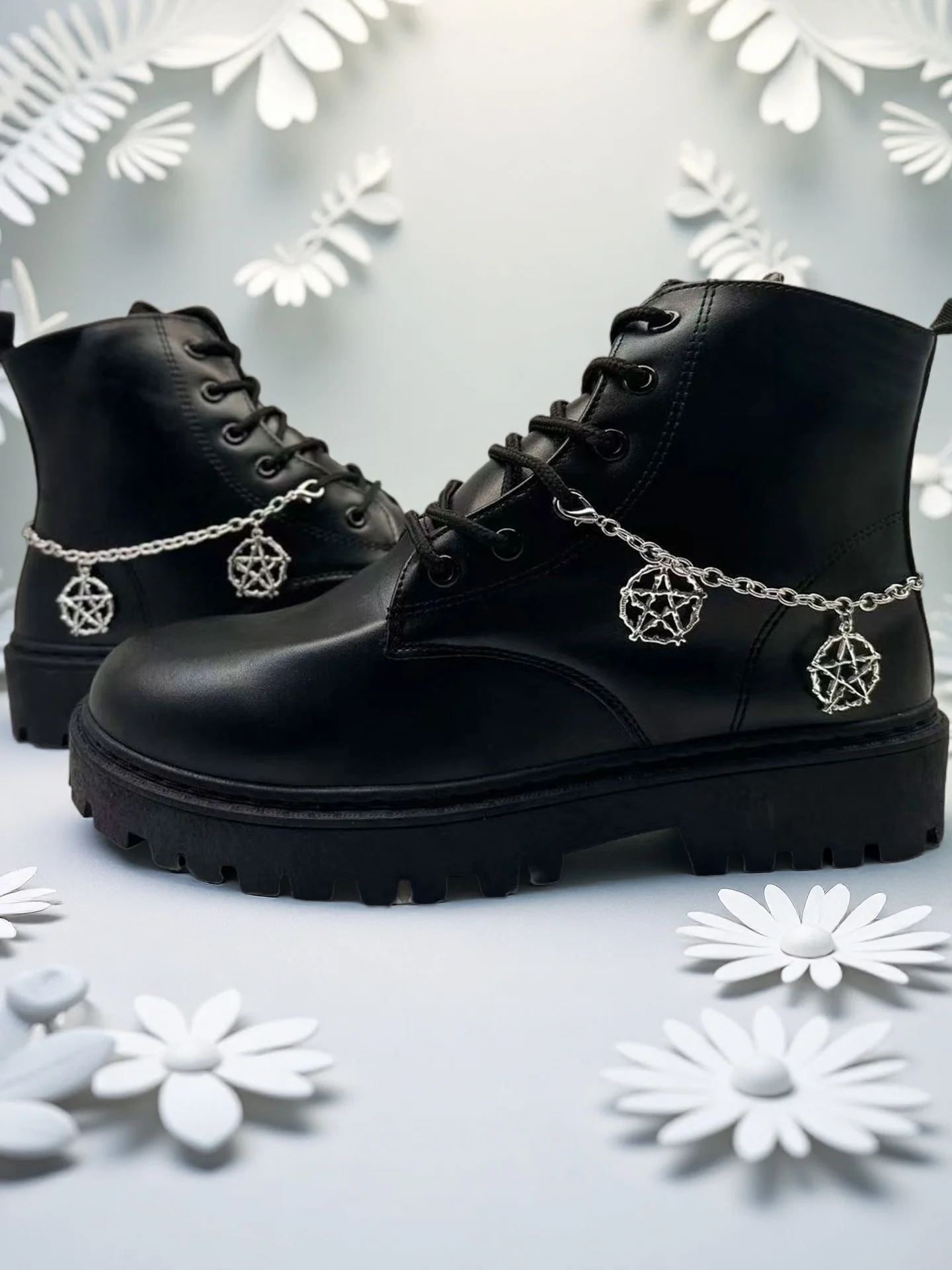 قطعتان من المعلقات والمجوهرات المصنوعة من سبائك الفضة القوطية المجوفة على شكل نجمة/راي، مناسبة لأحذية وأحذية الخريف