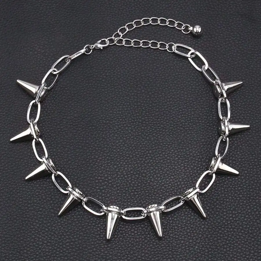 1pc Punk Style Spike Rivet Necklace, Suitable For Women And Young Girls. This Is An Outstanding Fashion Accessory That Combines Avant-Garde And Rock Styles, Making It An Ideal Gift For Parties And Daily Wear.