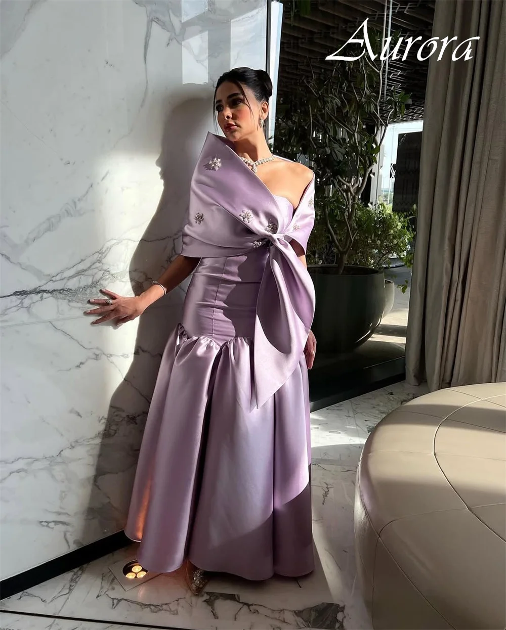 فستان سهرة بسيط مخصص من الساتان بدون حمالات مكشوفة الكتف بدون أكمام فستان حفلة موسيقية مزين بفساتين مناسبة خاصة رسمية