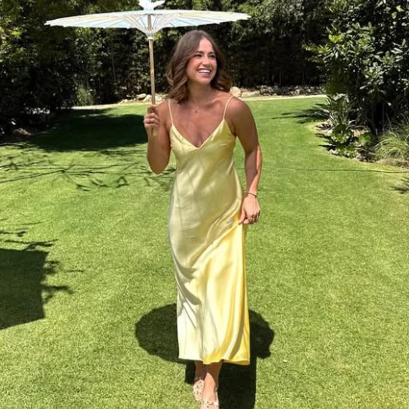 HXAO Womens gele onderjurk zomer 2025, vrouw satijn v-hals feestjurken elegante avond mouwloze rugloze lange vestidos 066