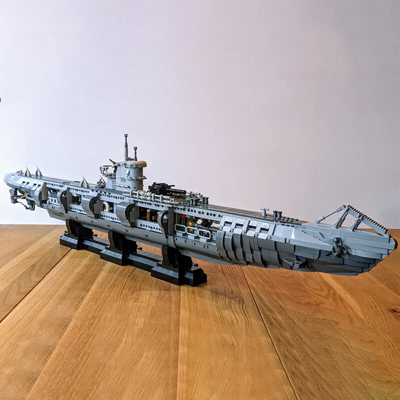 

C9609 Type VII U-boat 1:55 Scale with Stand for Collection 4565 Parts