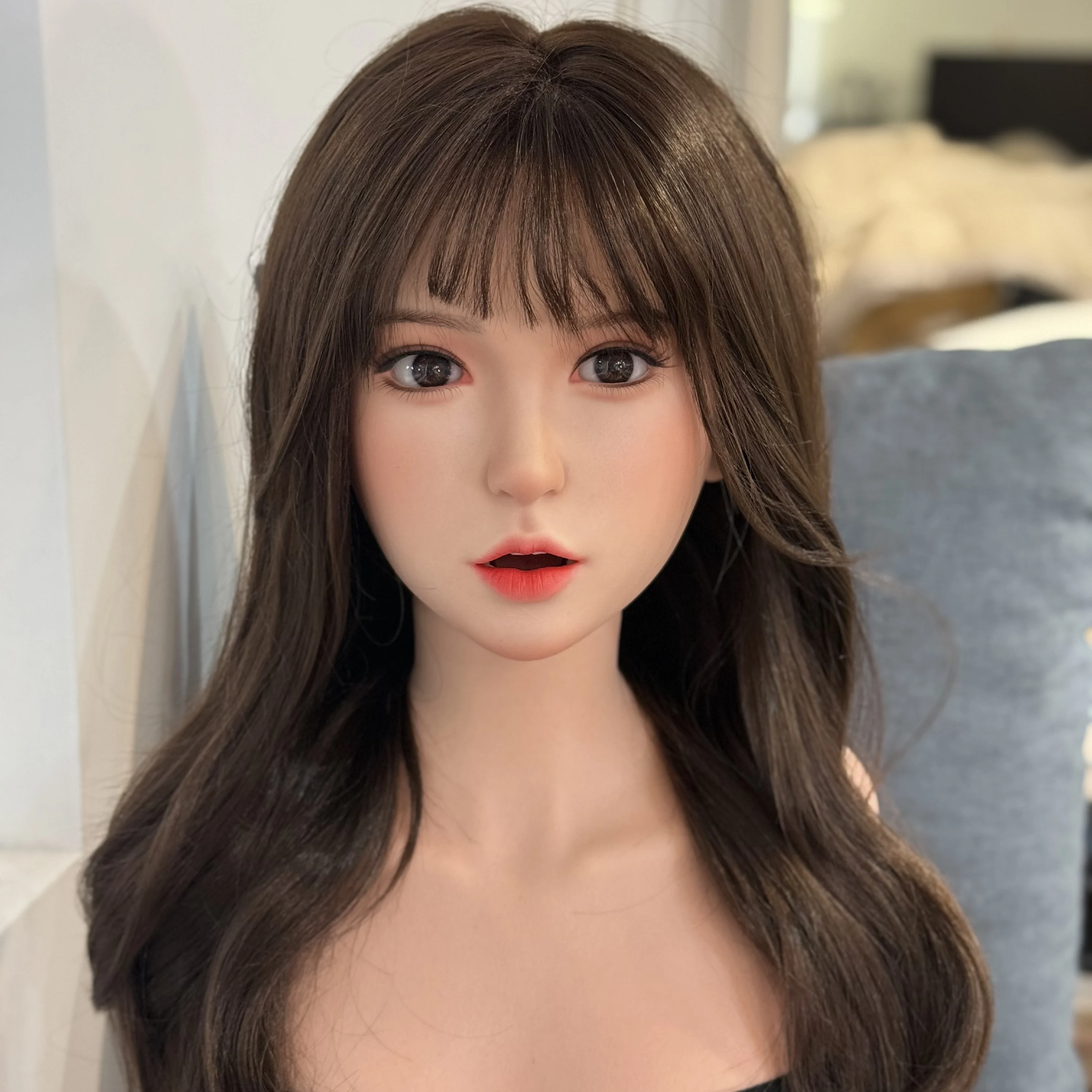 

Новая силиконовая прическа может открыть рот, используется для пересадки волос и бровей и создания тонкого макияжа. Ф