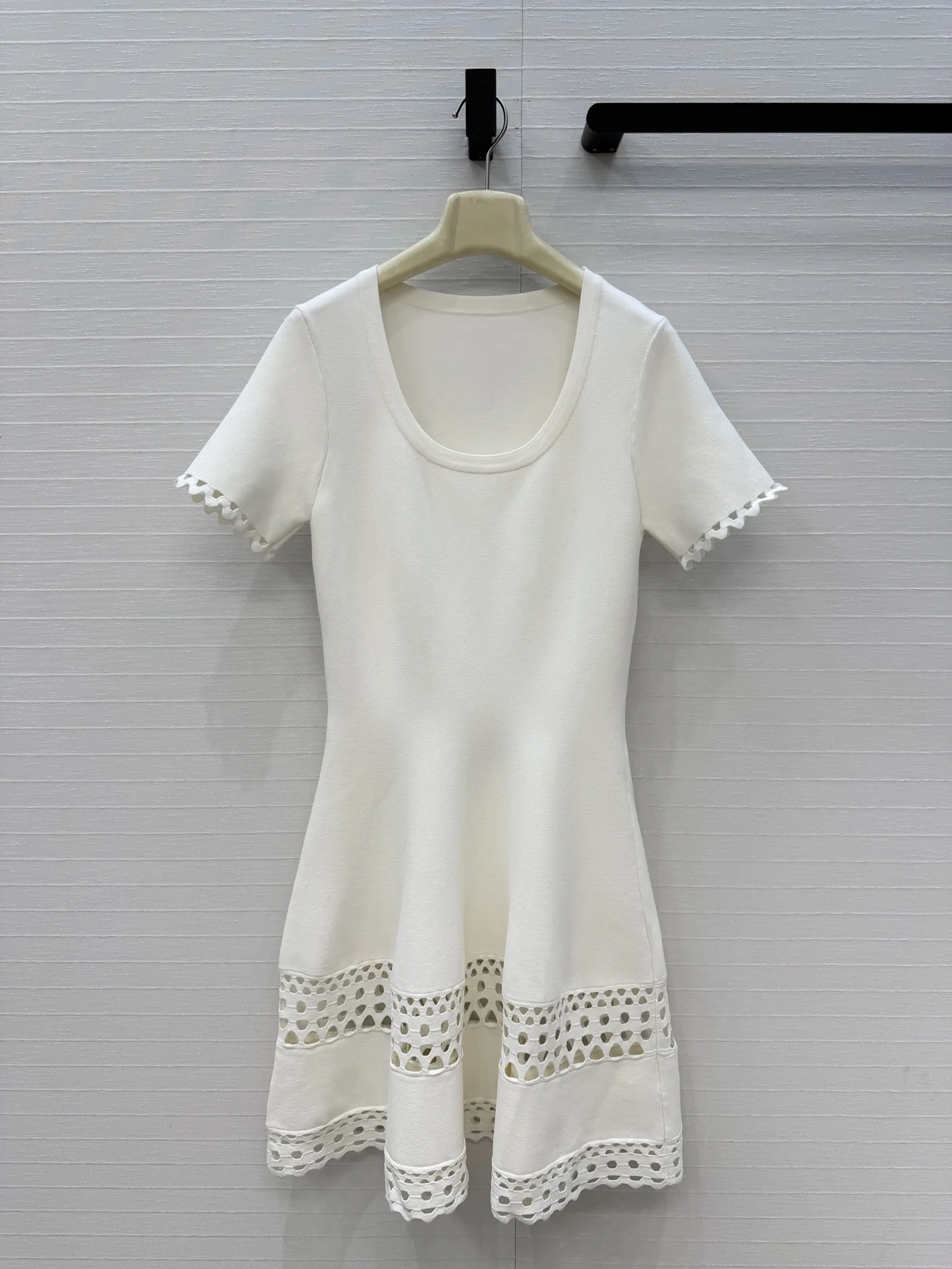 

Elegant Knitted Short Sleeve Hollow Carving Waist-Cinching Slimming Goddess Dress Casual Style A-Line Skirt round Neckline