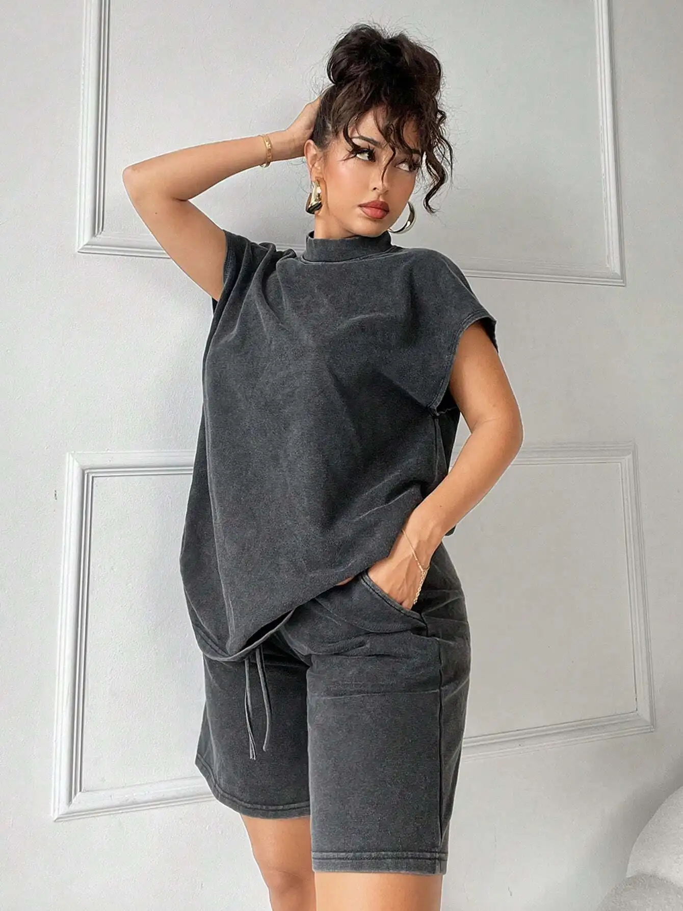 

Casual Two-Piece Set Distressed Snow Washed Tee Drop Shoulder Wide-Leg Bermuda Shorts