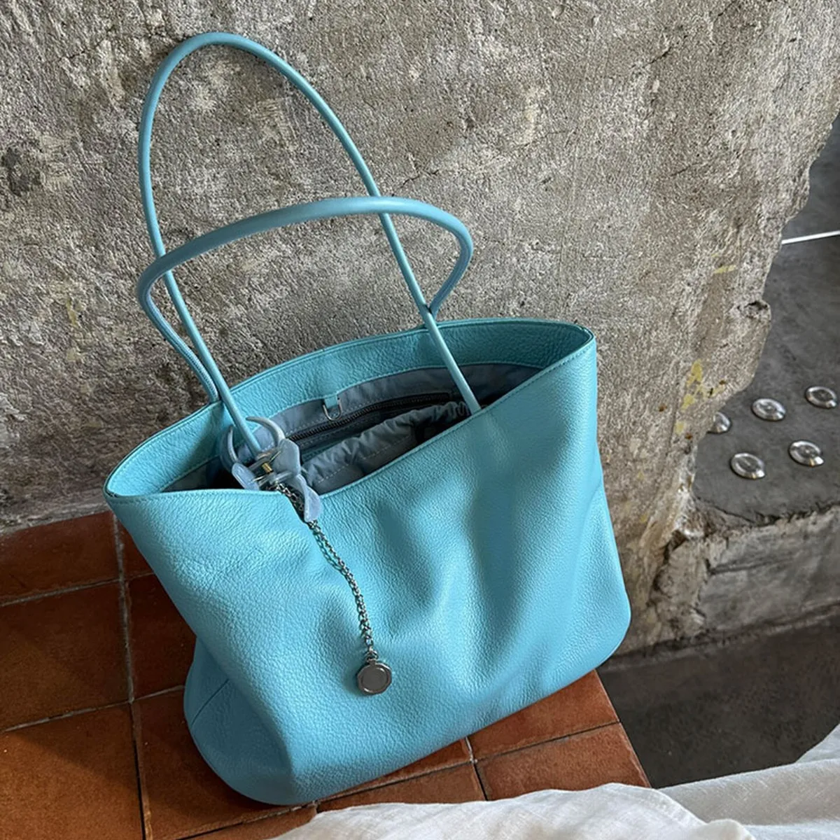 2026 New Women's Large Capacity Shoulder Bag Vintage Casual High Quality Blue Soft Leather Handbag Crossbody Bags for Women