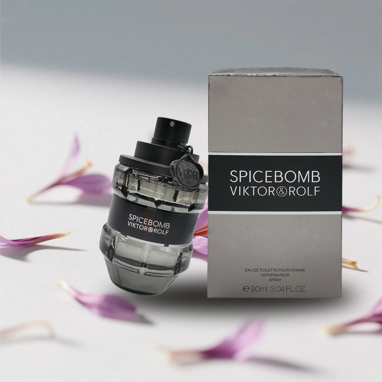 

Viktor&Rolf Spicebomb Eau de Toilette for Men | Woody Spicy Cologne with Tobacco & Citrus Notes | Long Lasting Fresh Fragrance