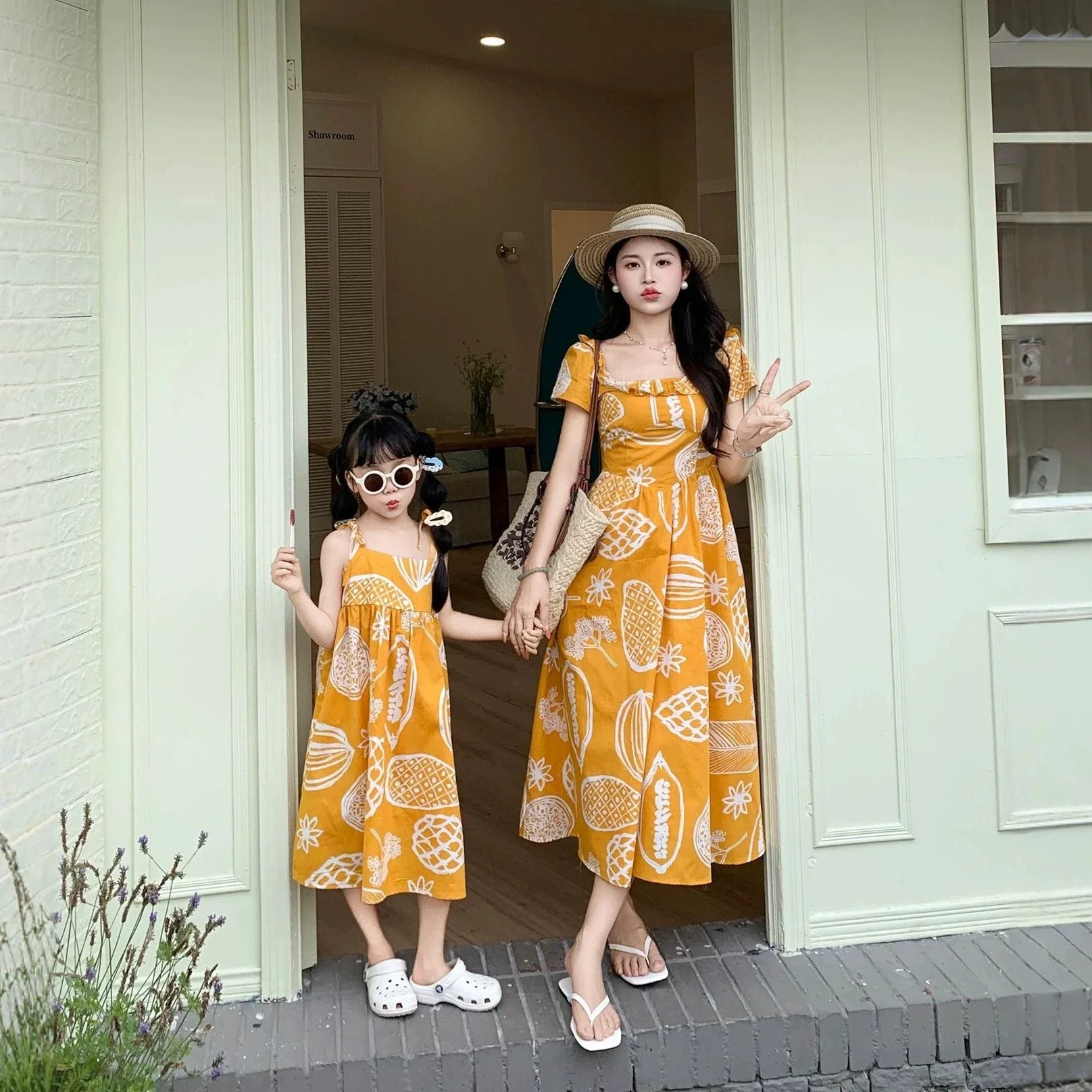 matching sister holiday dresses Beach Vacation Family Outfits Yellow Mommy Daughter Dress Daddy Son Shirt Set Brother Summer Clothes ProductID: 116441