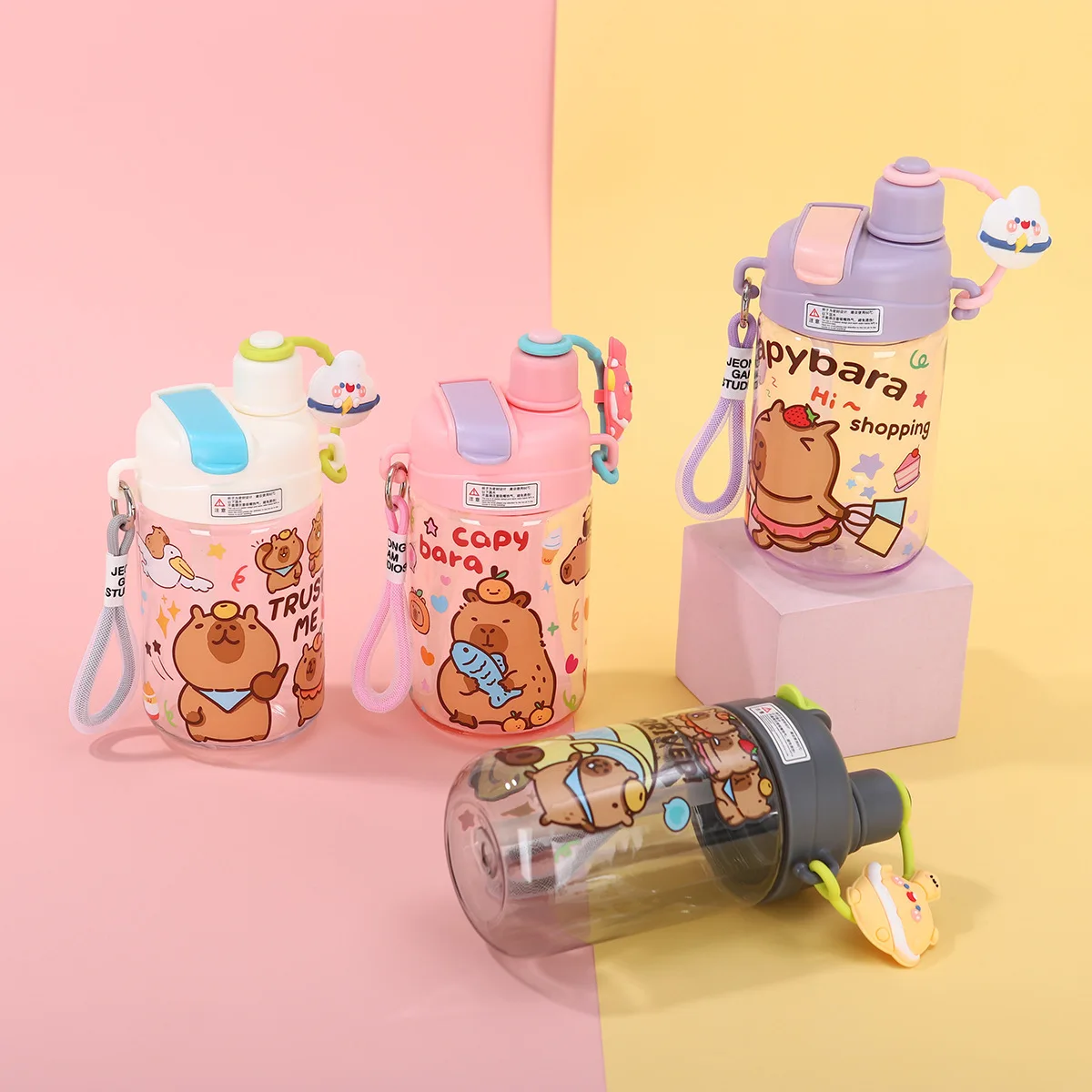 

600ml Capybara plastic cup plastic straw cup men's and women's outdoor portable water kettle children's cartoon sports cup gift