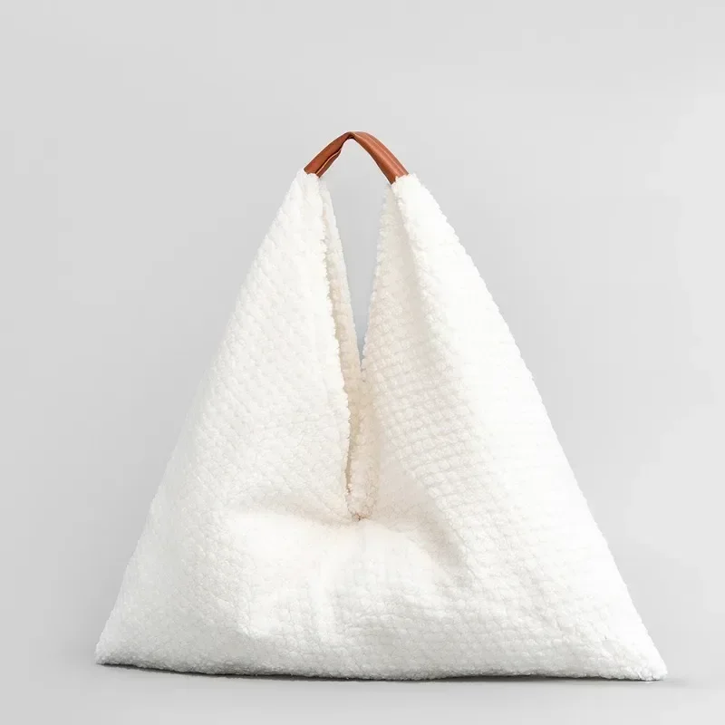 outono-e-inverno-de-pelucia-triangulo-bolinho-saco-europa-e-america-cross-border-axilas-saco-diario-viagem-mao-transporte-ombro