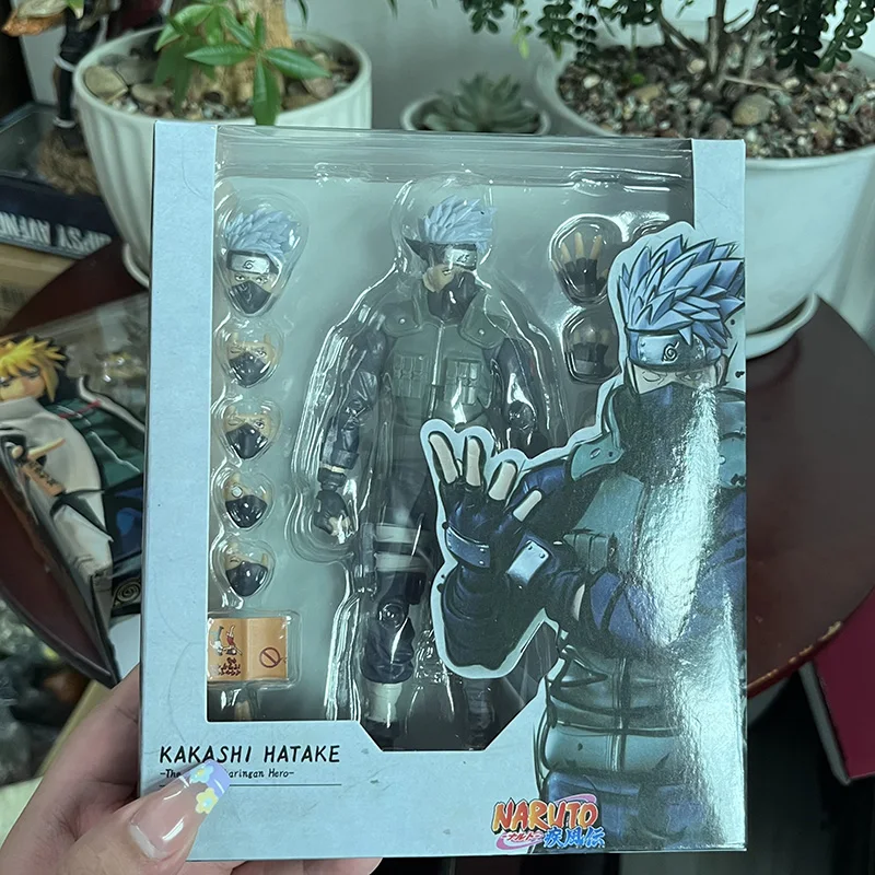 Bandai Naruto：Shippūden Anime Figure SHF Hatake Kakashi 2.0 The Hero of Sharingan Action Figure Toys Room Decoration Model Dolls