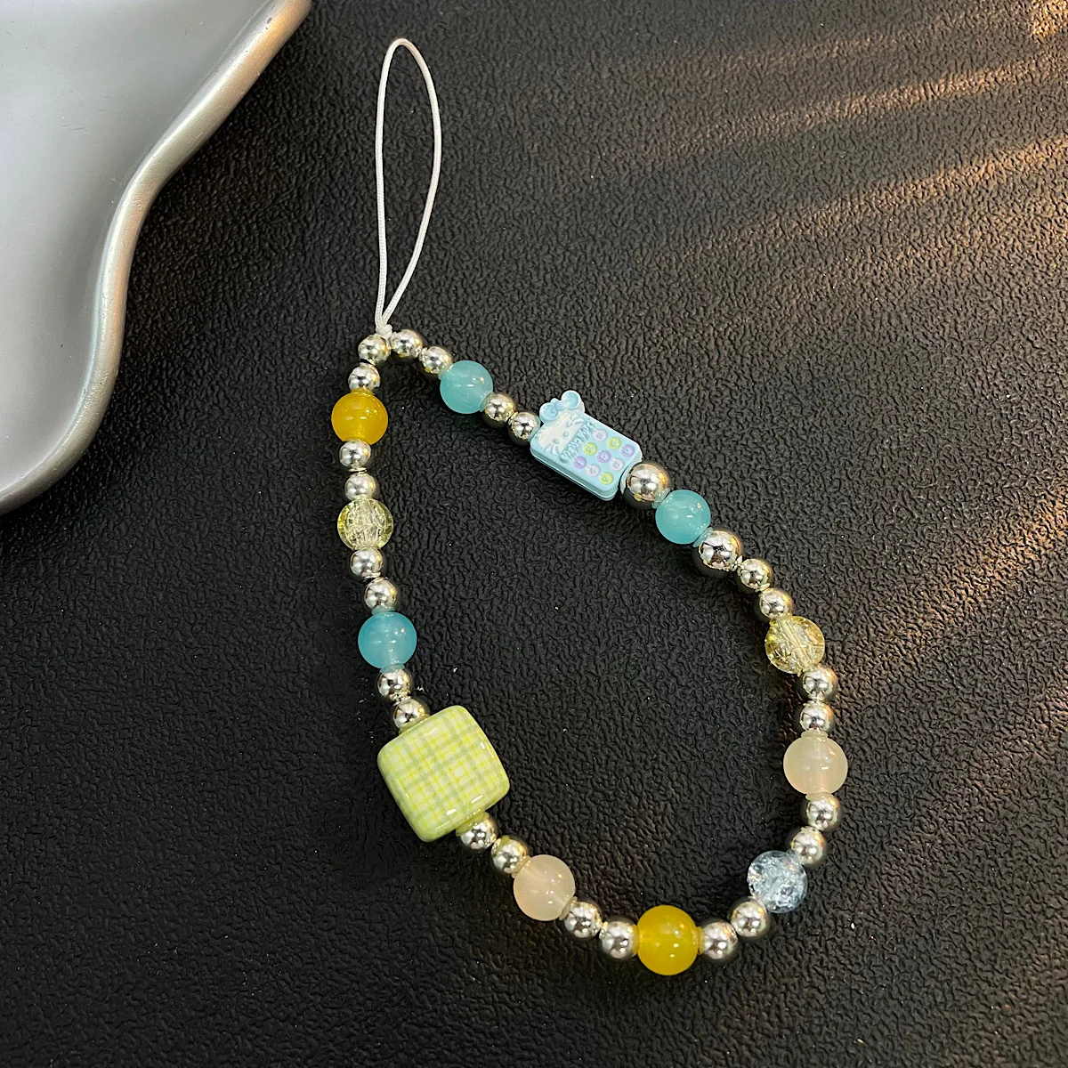 مطرز الأصفر متقلب KT القط BB الهاتف الحبل Ins شريط للرسغ رائعة وجميلة حقيبة الديكور آيفون 17 16 سامسونج