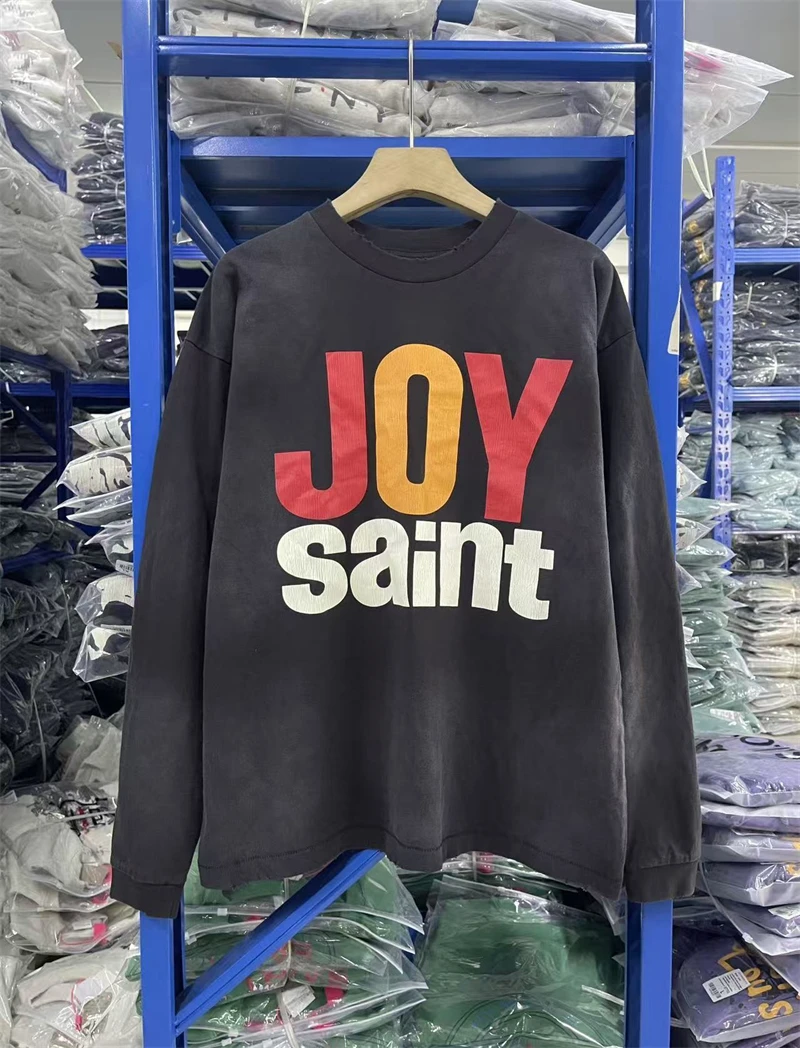 

Новая винтажная футболка SAINT с круглым вырезом и принтом «JOY», винтажная футболка с длинными рукавами, модная мужская футболка в стиле хип-хоп High Street
