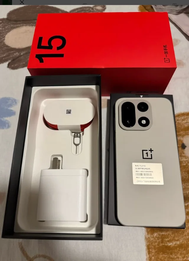 Oxygen OS Global Rom OnePlus 15 Unlock Network 7300mAh 120W SuperVOOC Snapdragon 8 Elite Gen 5 Screen 6.78 Inch 50MP OIS OTA