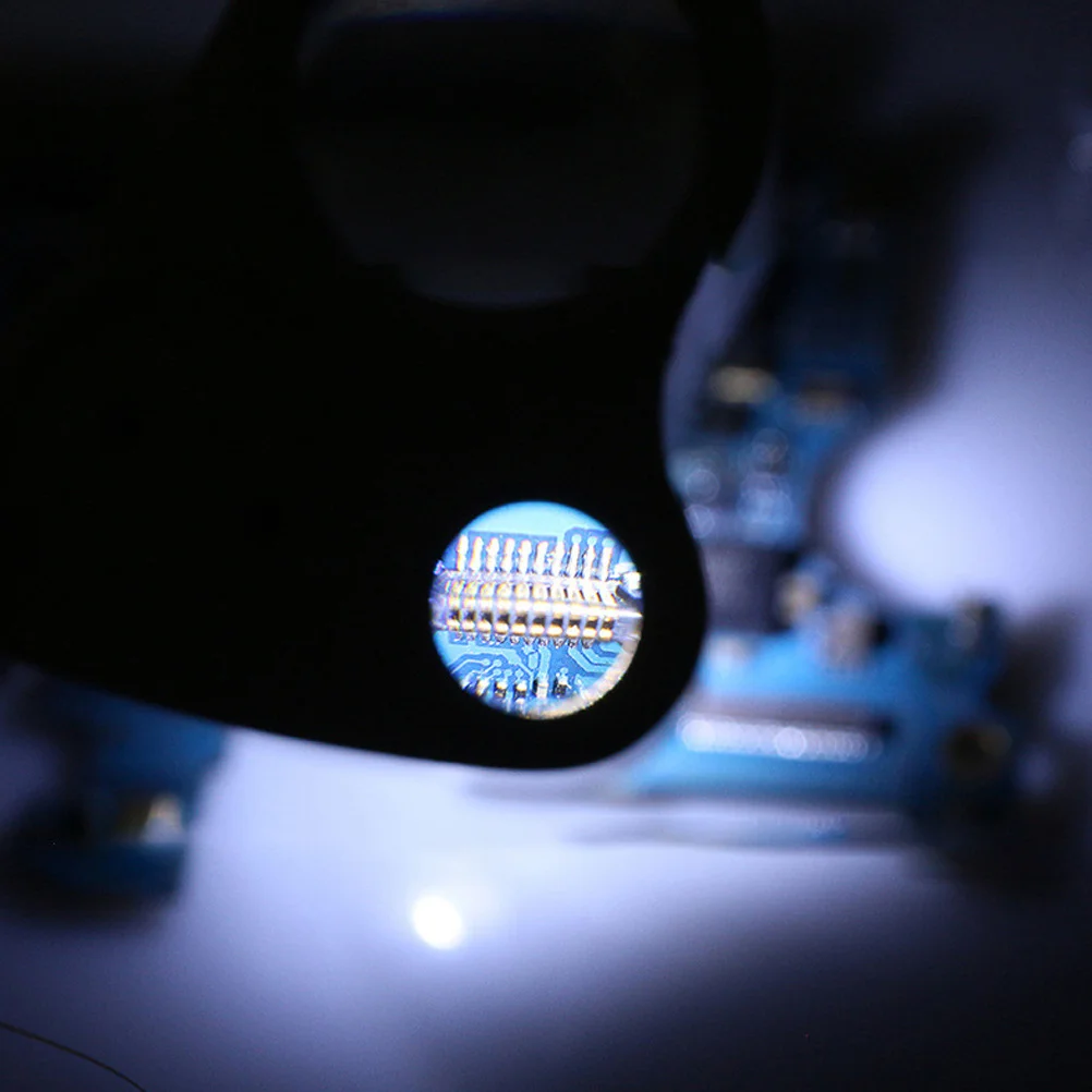 

1Pcs 30X 60X Jewelry Magnifying Glass Lightweight Handheld Lens with Light for Gemstone Inspection Portable Design