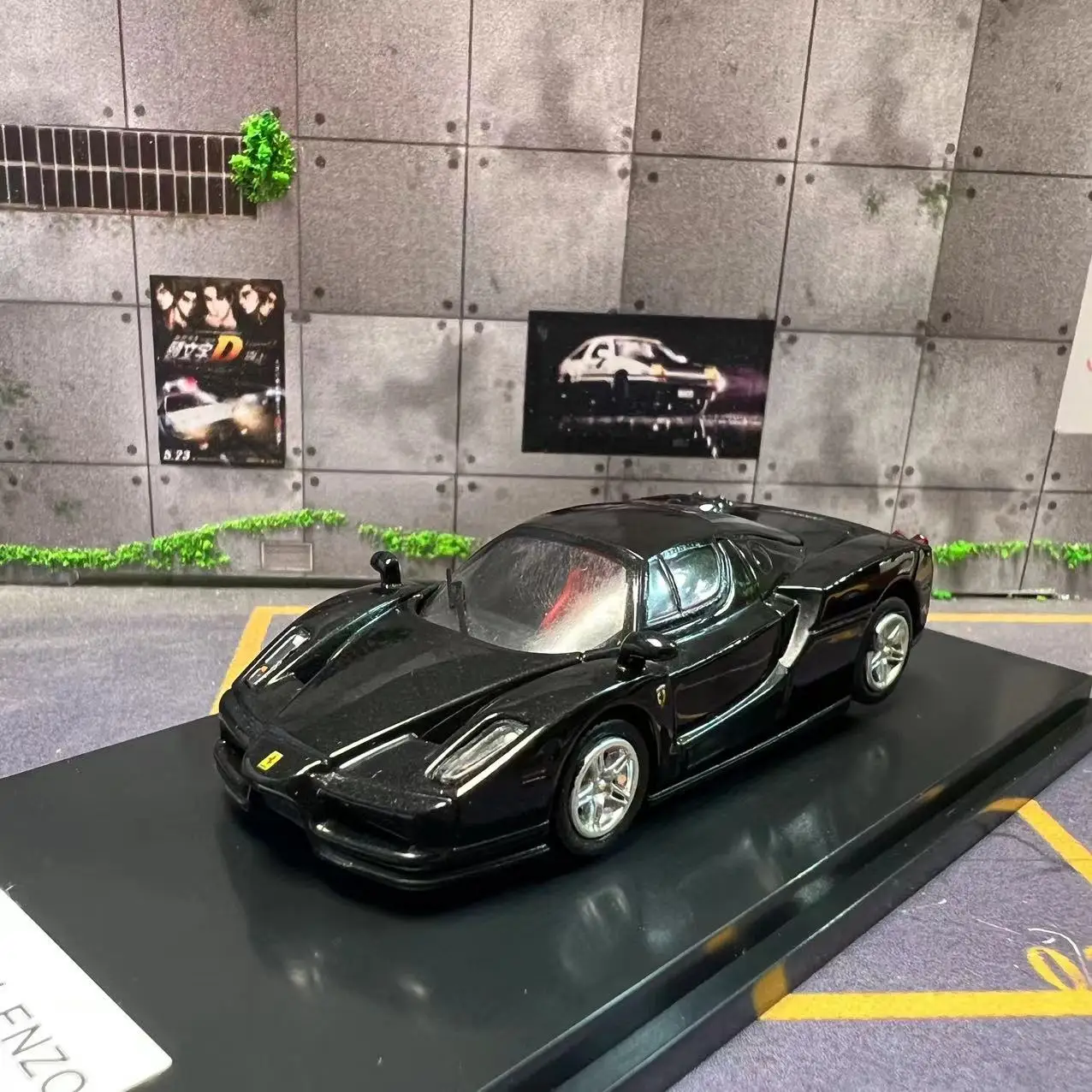 

MiniDream 1:64 Adults Hobby ENZO Souvenir Diecast Model Car
