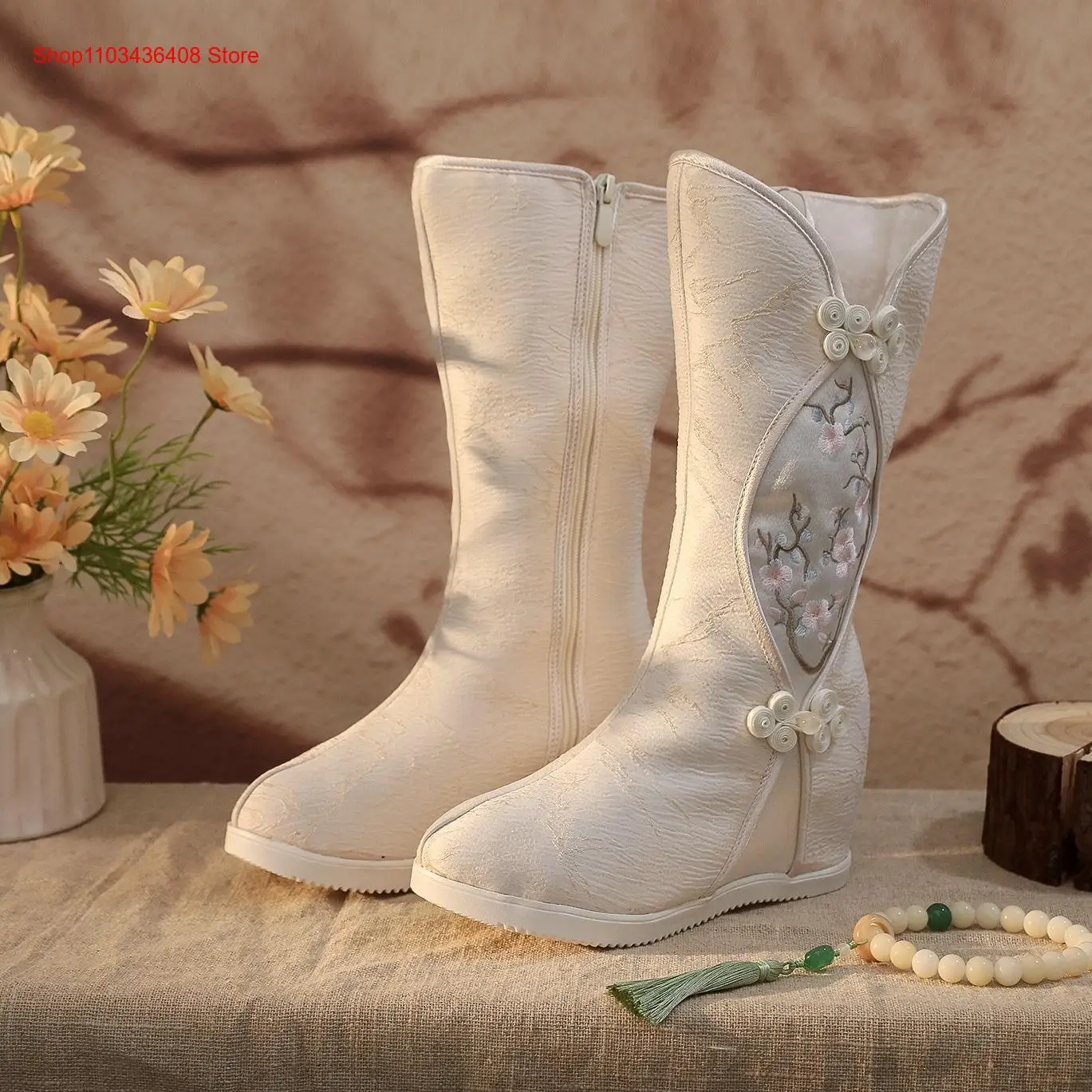 Autumn Ink Painting Far Mountain National Embroidered Boots Hanfu Paired with Ancient Costume Interior Height Boosting Boots