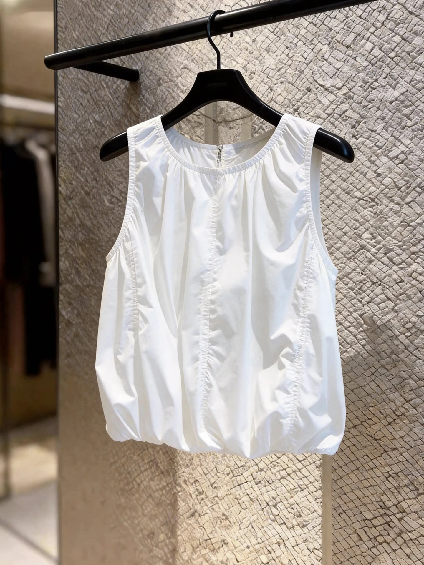 

Unique Stylish Vest 2026 Summer Pure Color Commute Women's Sleeveless Top Fashionable Elegant Korean Version Straight Cut