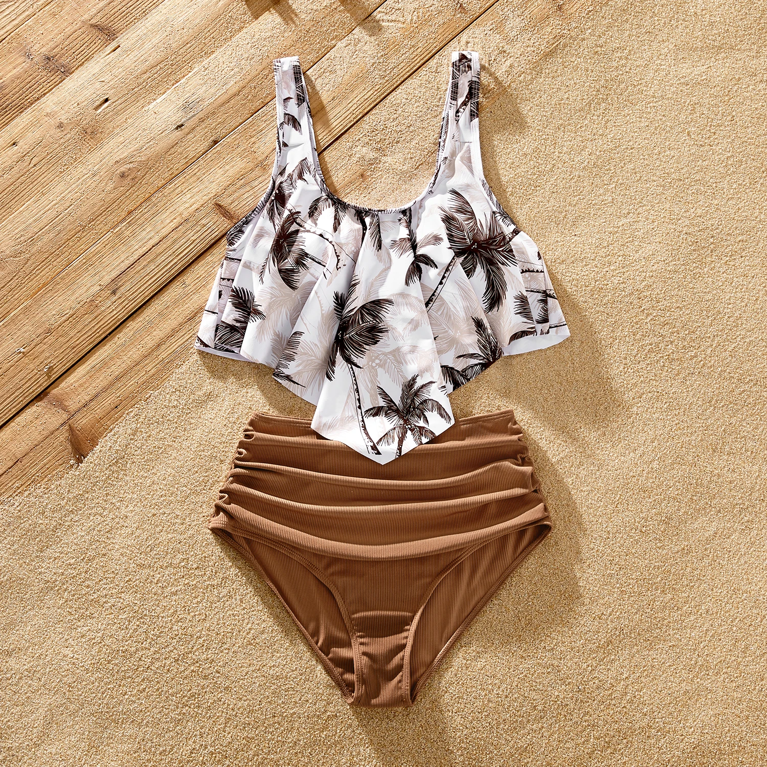 PatPat Family Matching Outfits Swimwears Allover Coconut Tree Print Spliced Ruched One-piece Swimsuit and Swim Trunks