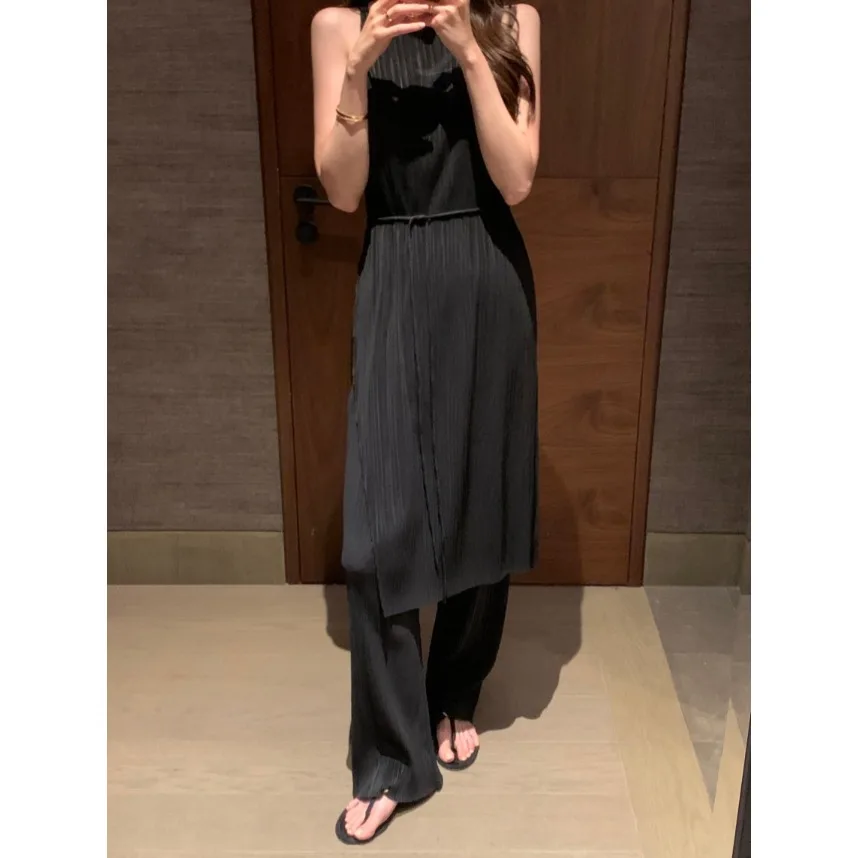 Conjunto de duas peças f de verão casual, top sem mangas de crimento médio e calça crida soltinha, look versátil...