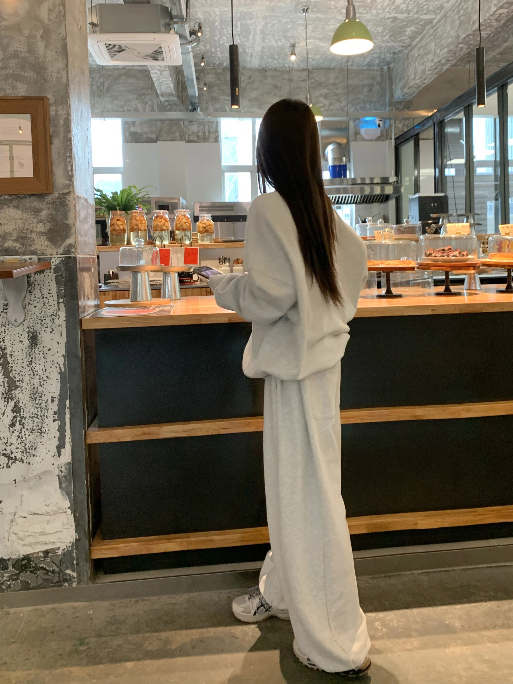 

Женская толстовка HVIVI 2026 Spring Round с капюшоном, свободного кроя, однотонная, с длинными рукавами, удобная, оверсайз