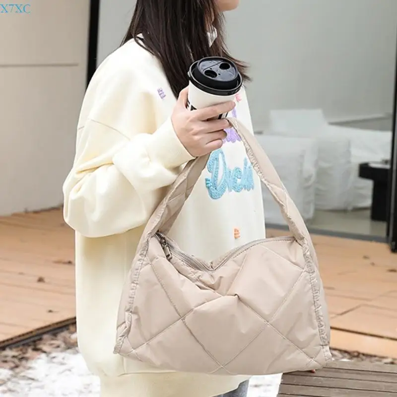 

X7XC Modern Quilted Shoulder Bag Puffer Bucket Bag for Women Show Unique Taste