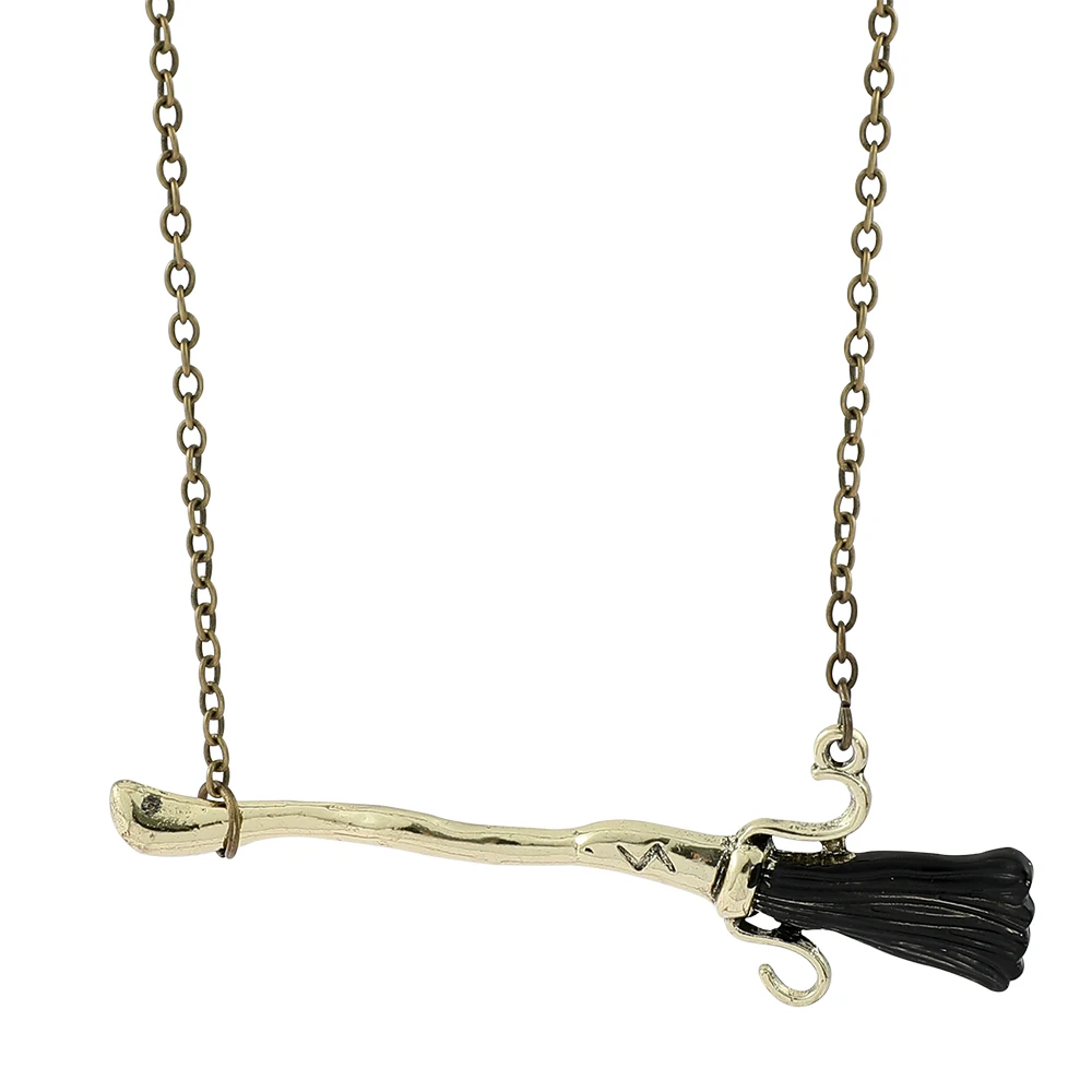 Винтажный-бронзовый-кулон-в-виде-летающей-метлы-тематический-аксессуар-для-косплея-на-Хэллоуин-подарок-для-мужчин-и-женщин