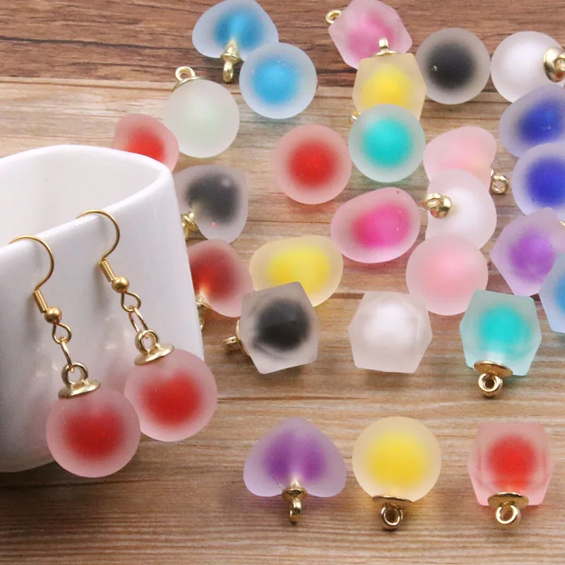 10Pcs 3รูปแบบสีผสมรอบหัวใจรูปหลายเหลี่ยม Matte ลูกปัดลูกปัดอะคริลิค Gold จี้สำหรับ DIY เครื่องประดับทำ