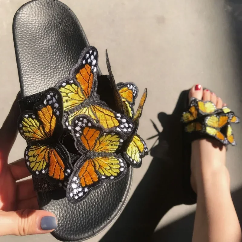 Women Retro Butterfly Slippers Summer Fashion embroidery Lightweight Anti Slip Flat Bottom Sandal Outdoor Beach Casual Shoes