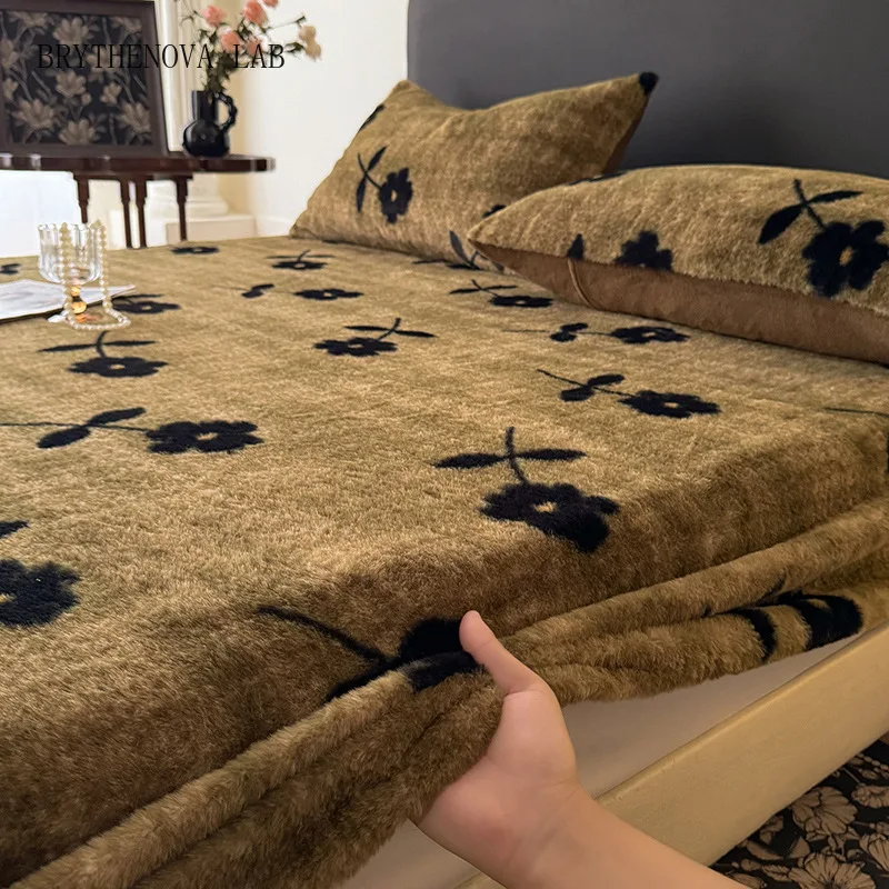 Winter A-Class Faux Rabbit Fur Fitted Sheet Warm Non-Slip Dark Pattern Printed Cover Bed Thick Mattress Cover with Elastic Band