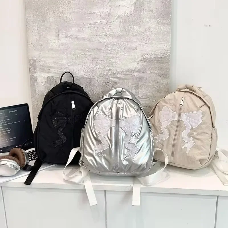 Mochila feminina de nylon monocromático com zíper, bolsa simples de deslocamento, elegante e moderna, venda quente, nova e casual, 2024