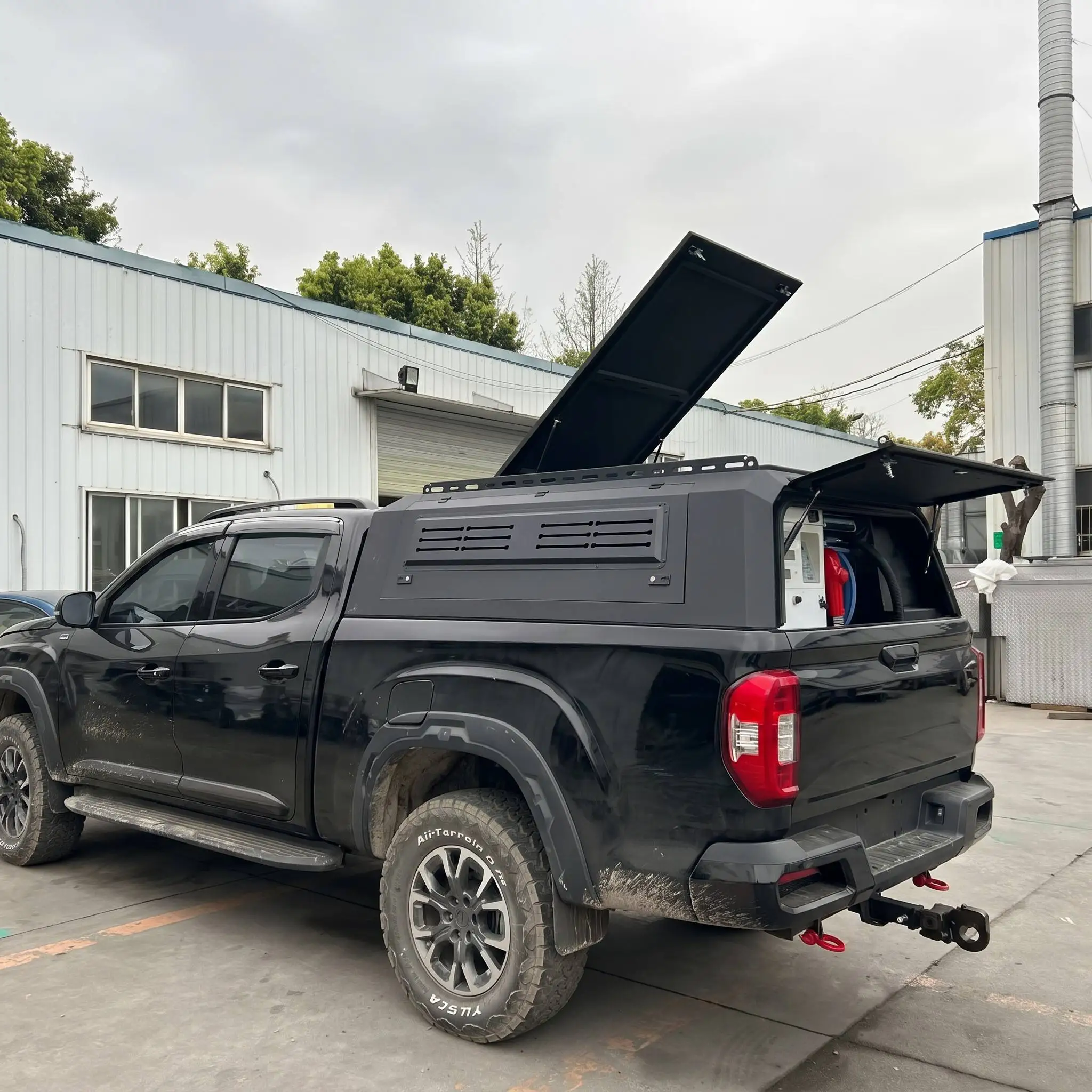 Black Powder Coated Hard Top Pickup Canopy for Toyota Tacoma 5Ft 6ft Bed Offroad Truck Cap Windproof  OEM Top Opening Door