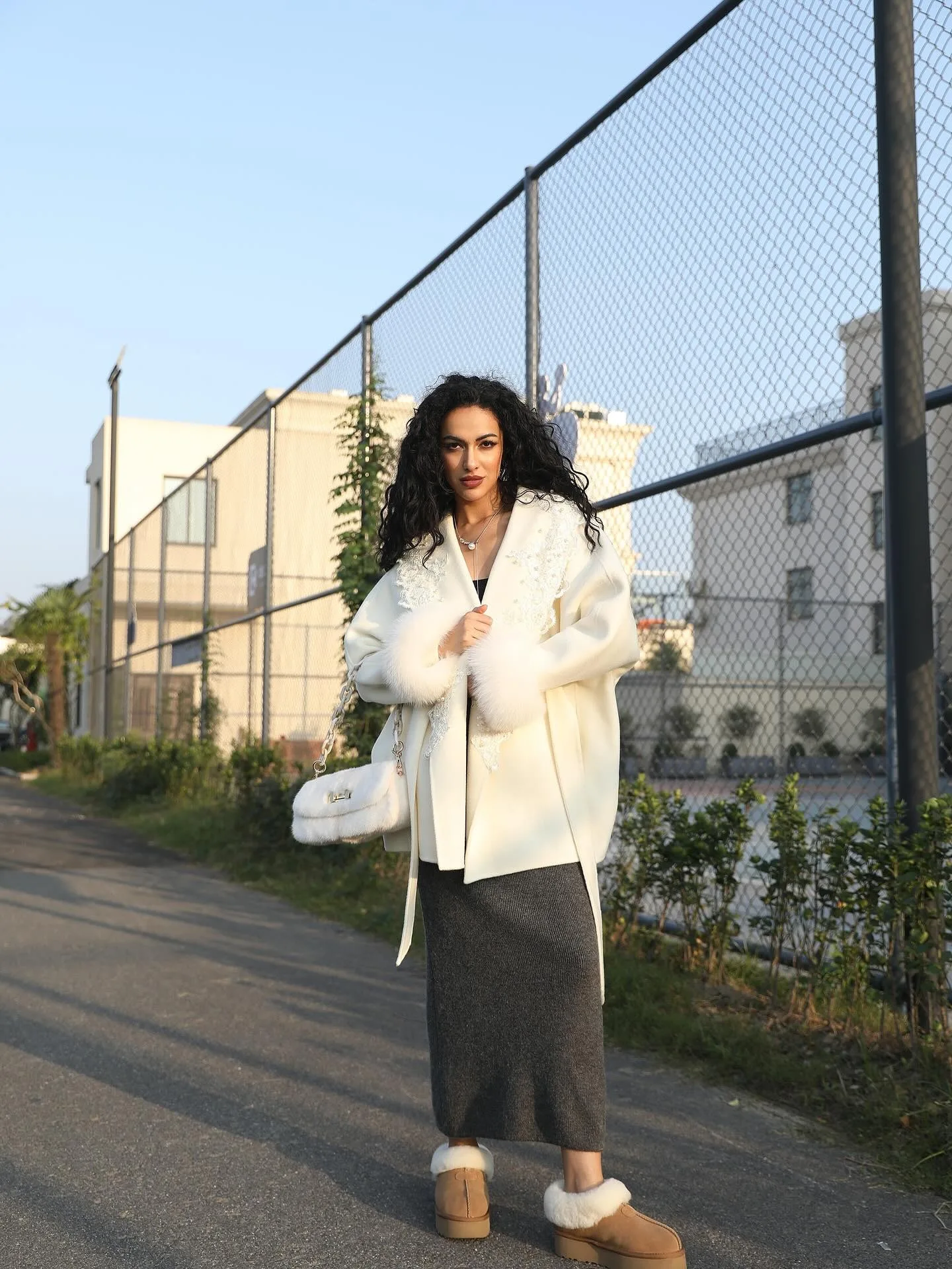 Manteau d'hiver en fausse fourrure pour femme, manteau en laine, grande taille, dentelle perlée, vêtements d'extérieur, pardessus, veste de poche, tenue chaude et épaisse personnalisée