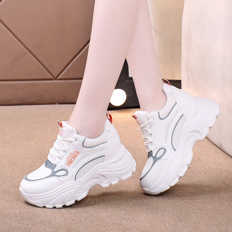 

Весенне-осенние прогулочные туфли большого размера на толстой подошве, новые модные дышащие удобные повседневные кроссовки с круглым носком для женщин