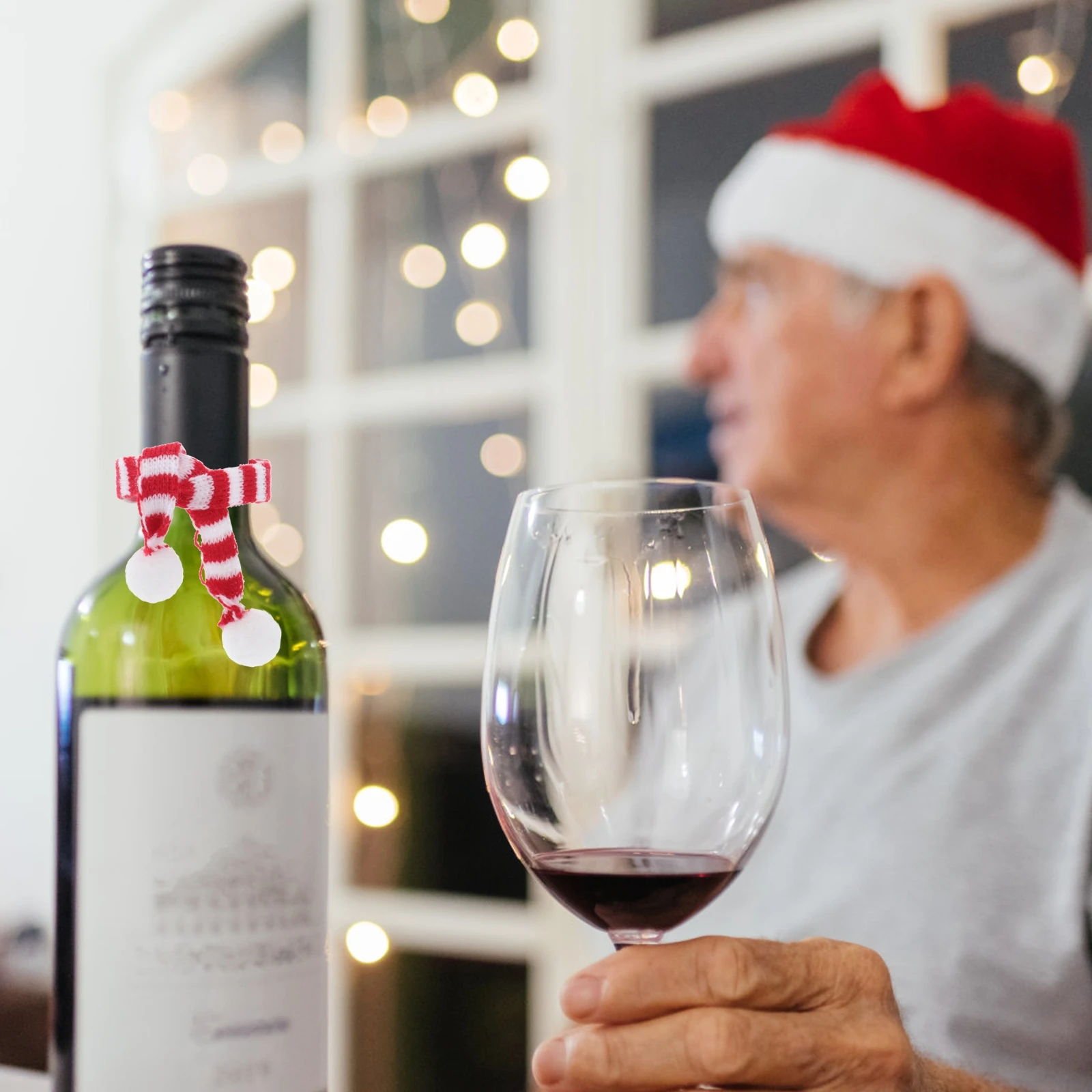 

8Pcs Mini Christmas Wine Bottle Scarf Red White Stripes Xmas Party Ornament Holiday Wine Bottle Cover Table Decoration