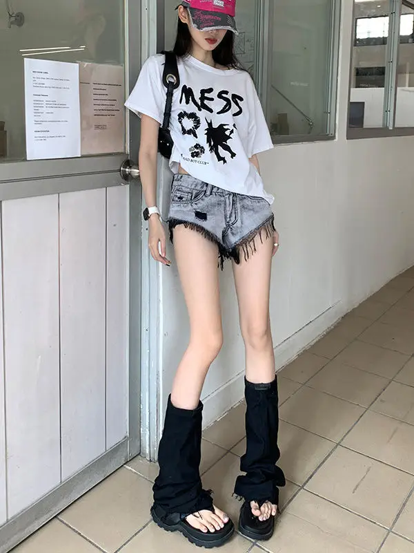 뜨거운 소녀 찢어진 술 Furrowed 울트라 짧은 청바지 여성의 낮은 허리 느슨한 넓은 다리 바지