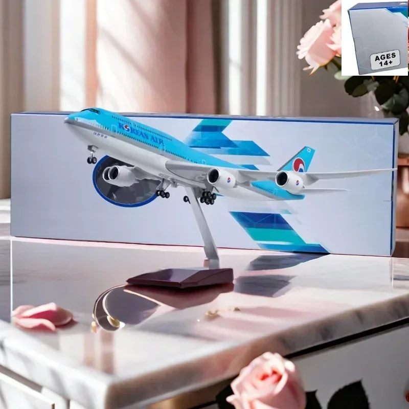 

New 1/160 Airplane Korean Air 747 B747-8 Airline Civil Airliner Model LED Light Landing Gear 47CM Plane Model Gifts Display