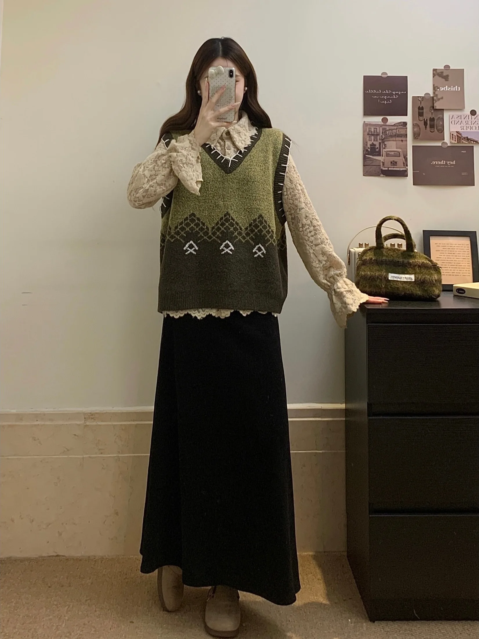 

plus Size Fashionable Lace Shirt Knitted Vest Skirt Set Autumn Winter Design Sense Retro Style High Waist A-Line Skirt